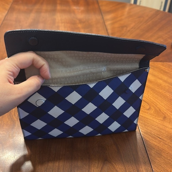 Kate spade checkered blue and white wristlet NWOT - Picture 4 of 6